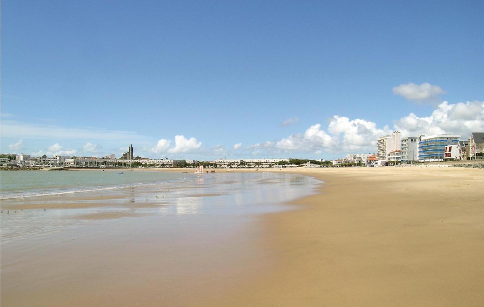 Gorgeous Apartment In Royan With Kitchen Buitenkant foto